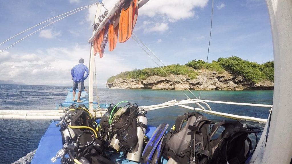 Advanced Open Water PADI in the Philippines - That One Adventure Couple