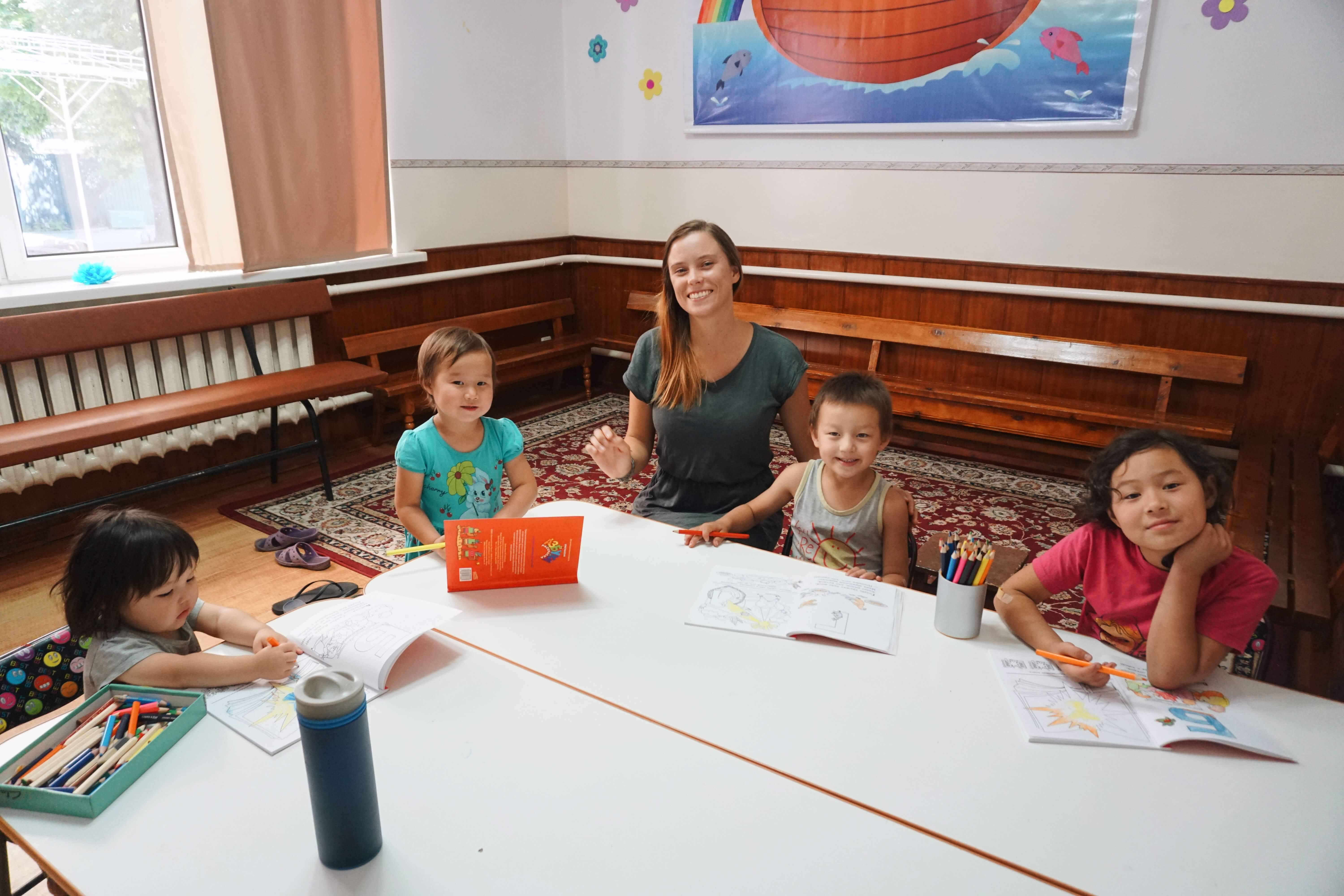 Volunteer-Kids-Bishkek-Kyrgyzstan-1